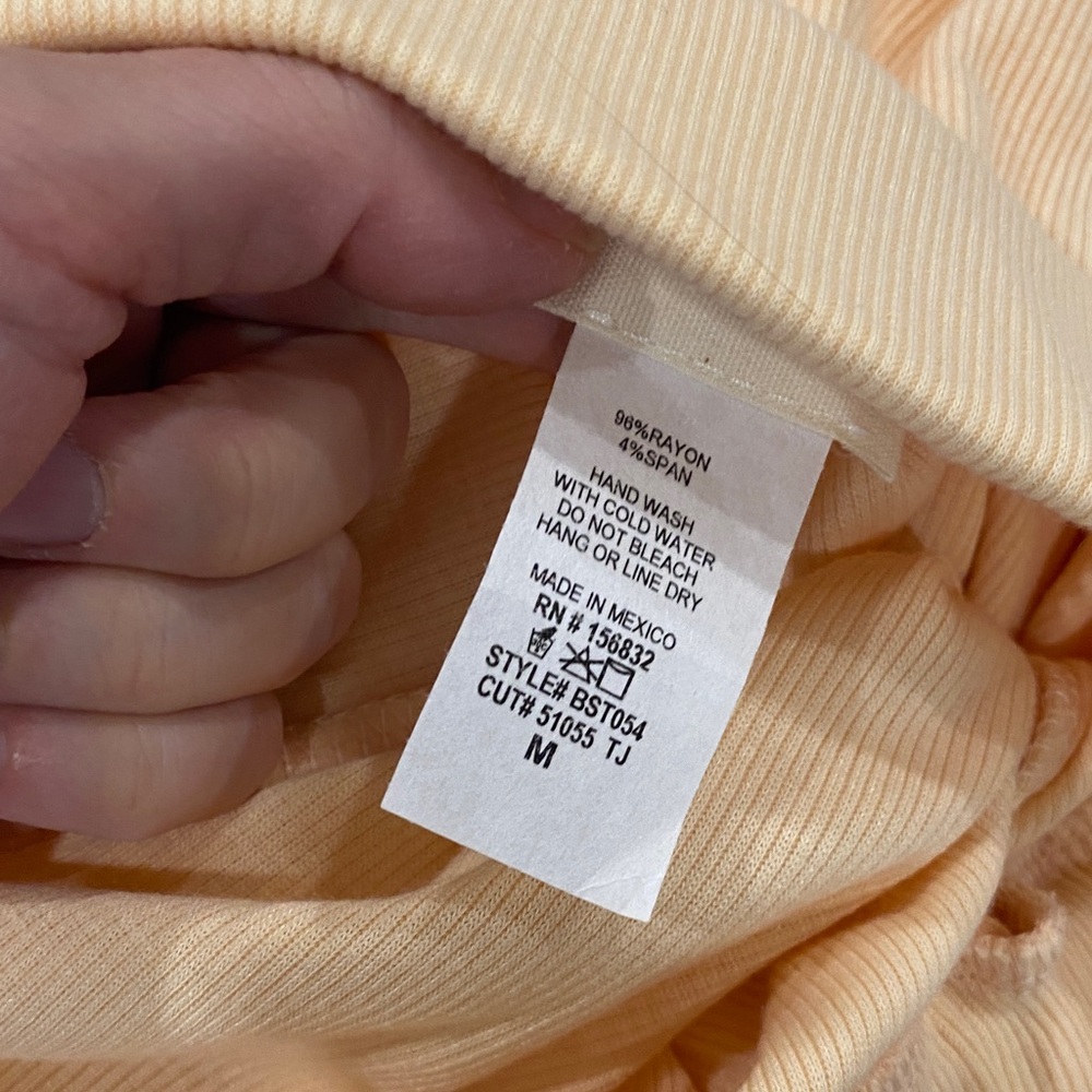 BiBi peach colored Ruffle Set size medium NWOT - Picture 5 of 5